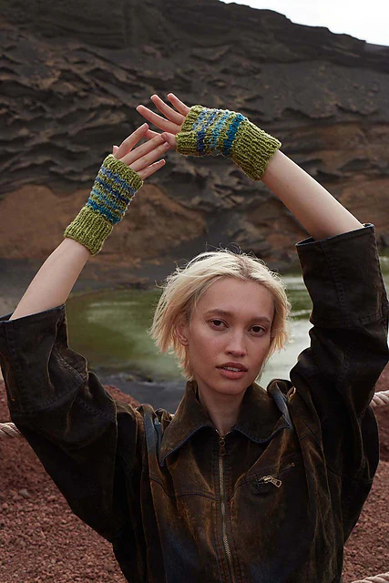 Wrist warmers Jina by LANGYARNS SWITZERLAND - Image 3