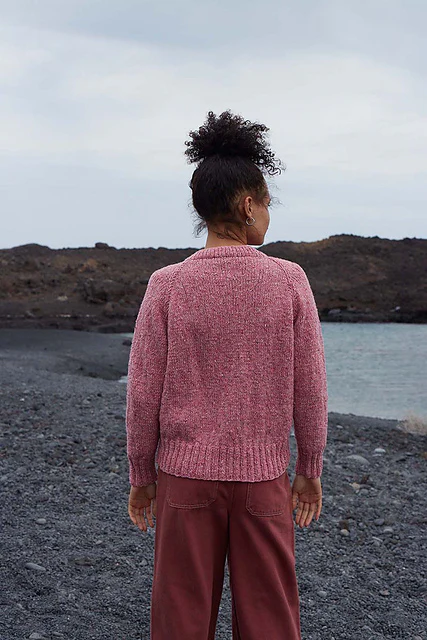 Raglan cardigan Walburga by LANGYARNS SWITZERLAND - Image 3