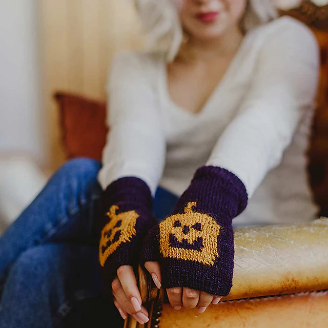 Pumky Halloween Mitts by Pascuali Designs - Image 2