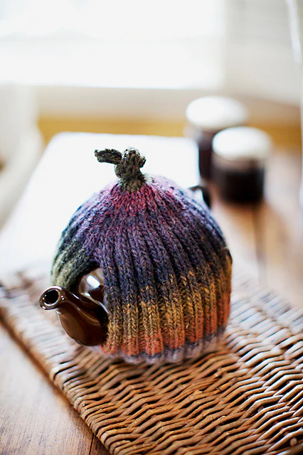 Ribbed & Ruffled Tea Cozies by Churchmouse Yarns and Teas - Image 4