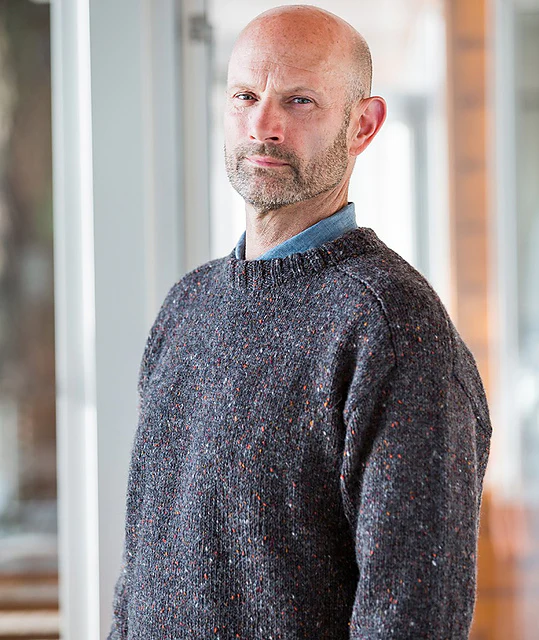 Saddle-Shoulder Men's Pullover by Churchmouse Yarns and Teas - Image 7