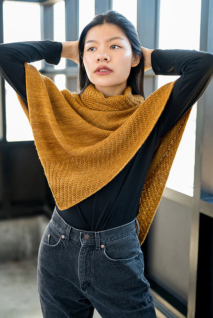 Seamless Poncho by Churchmouse Yarns and Teas - Image 2