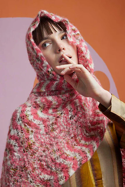 Shawl Neriah by LANGYARNS SWITZERLAND - Image 3