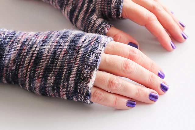 Showtime Mitts by Madelinetosh - Image 2