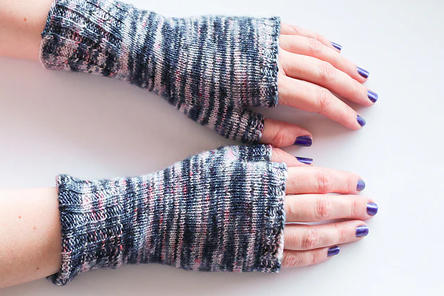 Showtime Mitts by Madelinetosh - Image 3