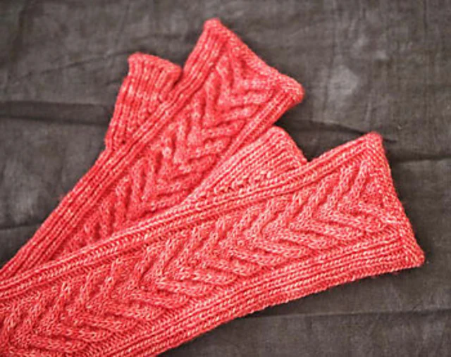 Staghorn Mitts by Madelinetosh - Image 2