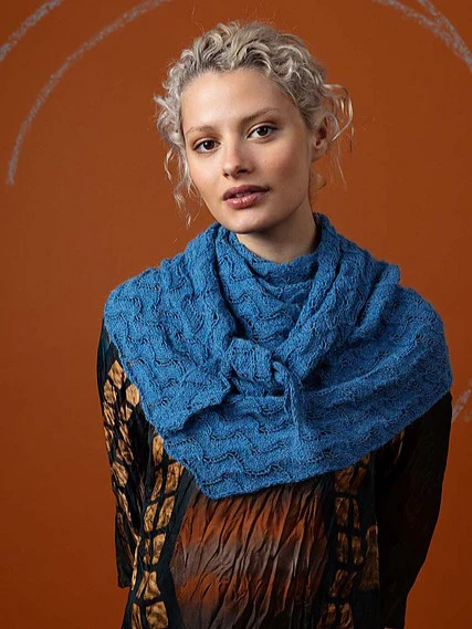 Triangular shawl Cadence by LANGYARNS SWITZERLAND
