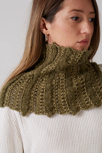 Urchin Cowl by Catherine Salter Bayar - Image 2