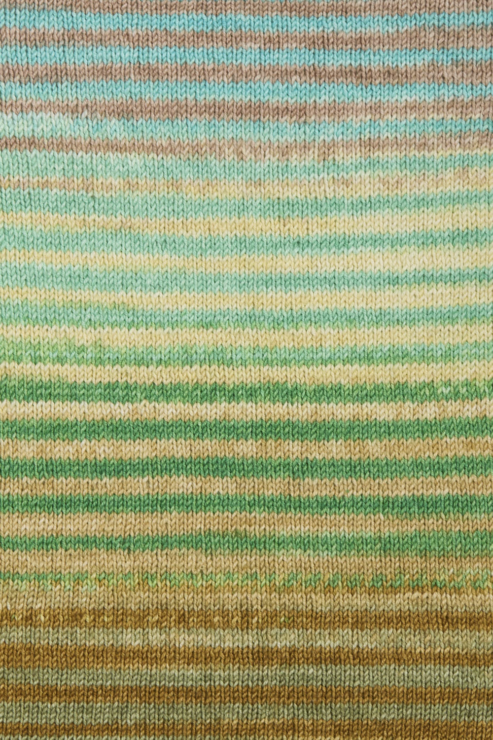 Urth Yarns Uneek Fingering 3034 - Image 2