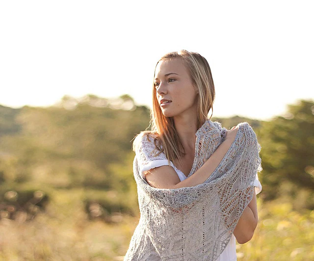 Viento Shawl by Kitman Figueroa - Image 2