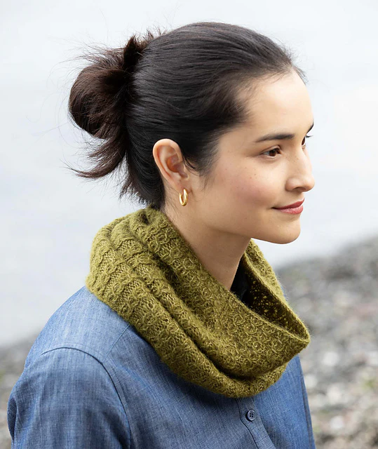 Vineyard Cowl & Beanie by Churchmouse Yarns and Teas - Image 3