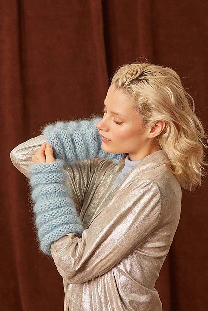 Wrist warmers Kira by LANGYARNS SWITZERLAND - Image 2