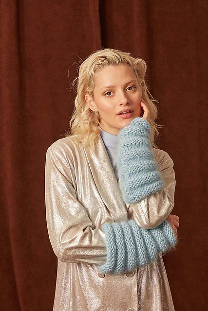 Wrist warmers Kira by LANGYARNS SWITZERLAND - Image 3